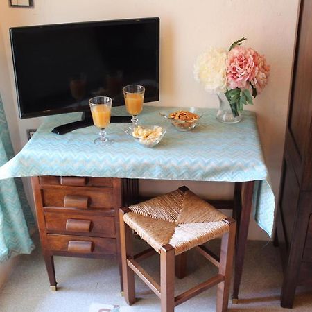Appartement Dimora Via Col Vento à Naples Extérieur photo