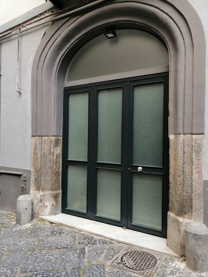Appartement Dimora Via Col Vento à Naples Extérieur photo