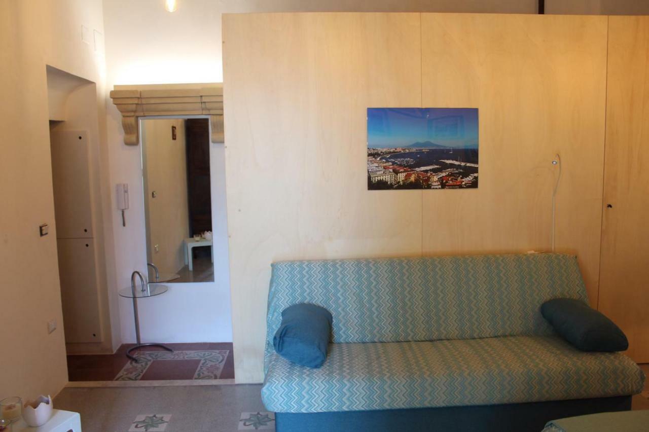 Appartement Dimora Via Col Vento à Naples Extérieur photo