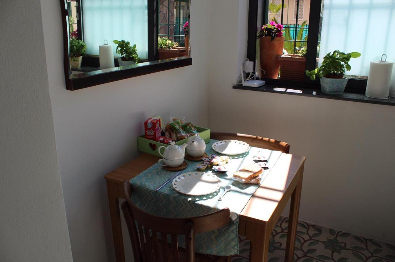 Appartement Dimora Via Col Vento à Naples Extérieur photo